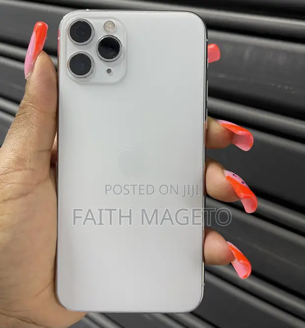 Apple iPhone 11 Pro Max 256GB White - 1