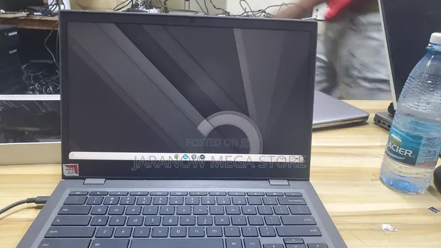 Lenovo Chromebook C330 14" AMD A4 4GB RAM 32GB eMMC - 1