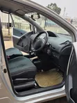 Toyota Vitz 2005 Nyeusi - 3