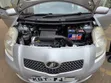 Toyota Vitz 2005 Nyeusi - 4