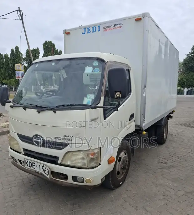 Hino Dutro 2014 Truck - 1