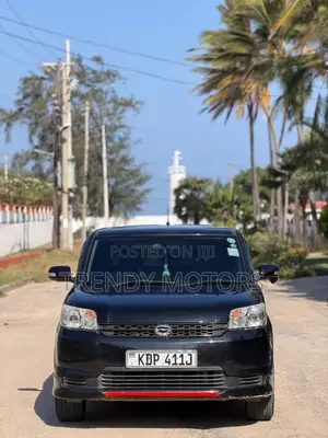 Toyota Rumion 1.5 FWD 2023 Nyeusi