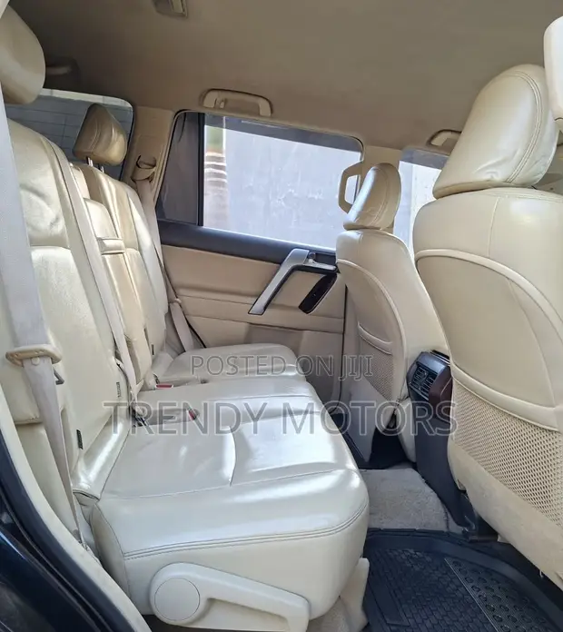 Toyota Land Cruiser Prado 2015 Black - 1