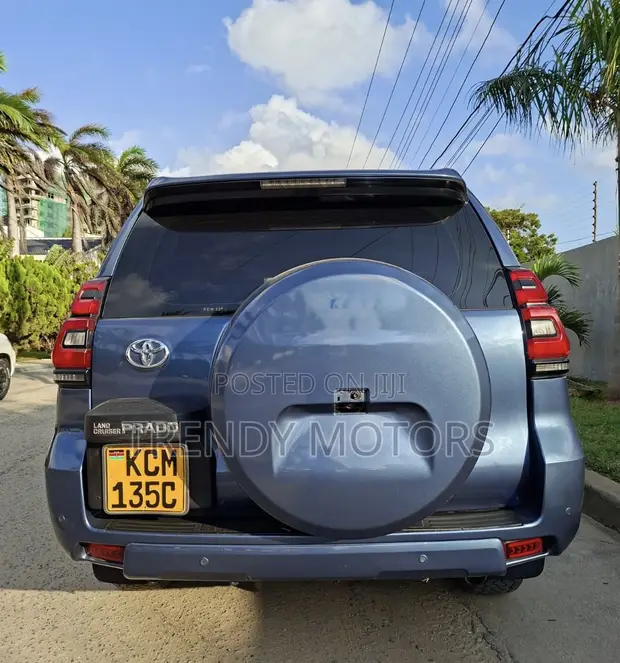 Toyota Land Cruiser Prado 2010 Blue - 1