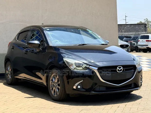 Mazda Demio 2019 Nyeusi - 1