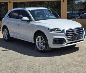 2020 Audi Q5 45 Premium AWD quattro White