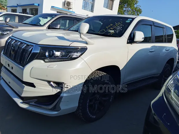 Toyota Land Cruiser Prado 2019 White - 1