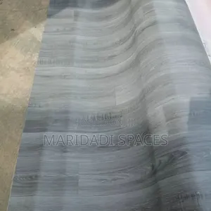 Mkeka wa Mbao Premium - Vinyl Sakafu ya Mbao