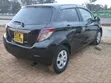 Toyota Vitz 2013 Nyeusi - 3