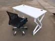 Boss Office Products Meza ya Ofisi na Msingi wa Metali - 1