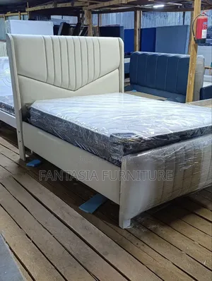 5x6 Chesterfield Bed Frame - Cream Upholstery
