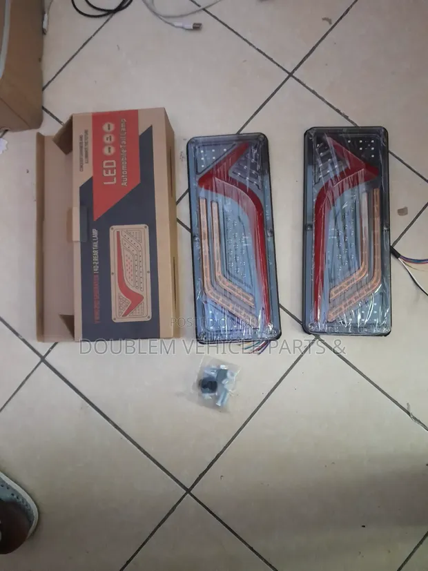 LED Universal Tail Light for Trucks, Trailers, Buses, Lorries (24V, 33cm) - 1