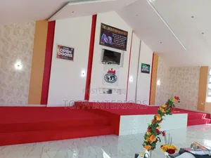 Red Carpets kwa Sakafu ya Madhabahu ya Kanisa