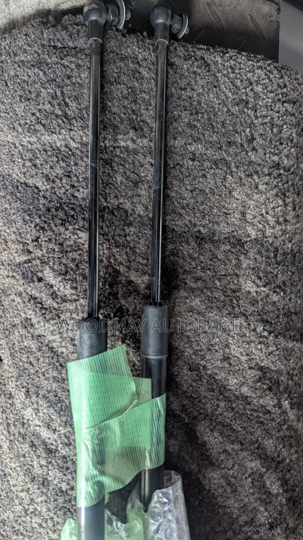 Subaru Levorg Boot Shocks (Used) - 1