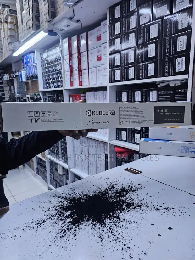 Kyocera TK-8525K Toner Nyeusi - 1