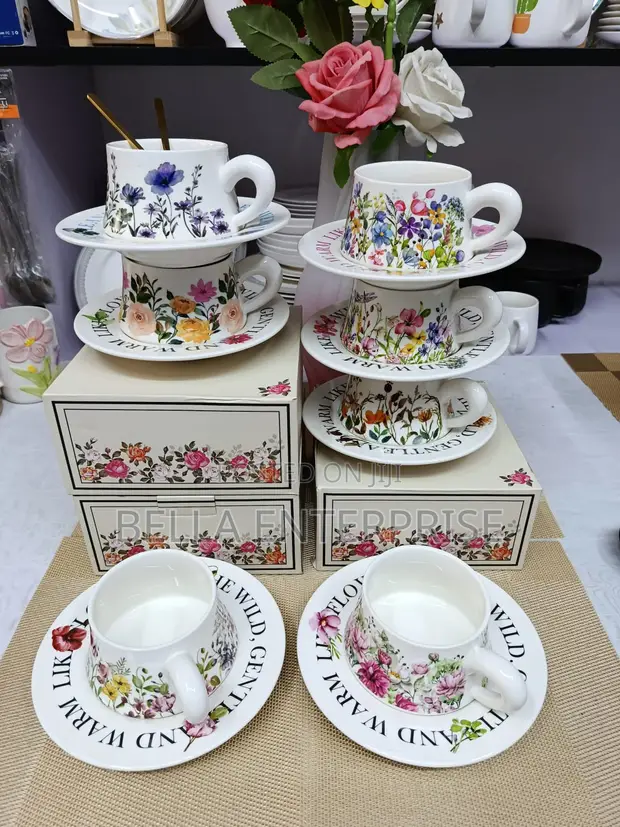 Vikombe vya Kahawa na Saucer za Peony za Retro Zilizochapishwa kwa Mkono - 1