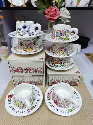 Vikombe vya Kahawa na Saucer za Peony za Retro Zilizochapishwa kwa Mkono
