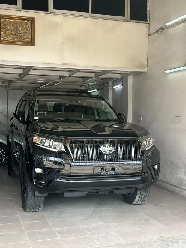 Toyota Land Cruiser Prado 2019 Black - 1
