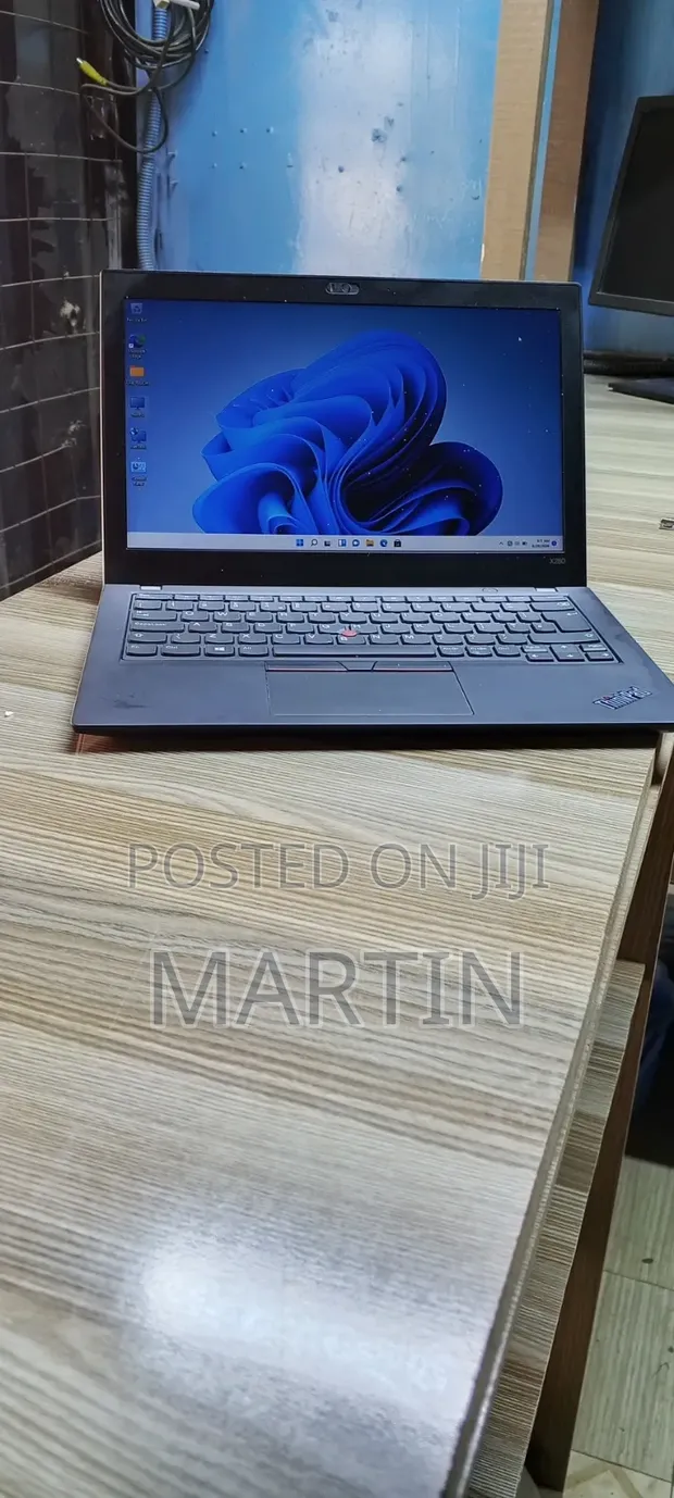 Lenovo ThinkPad X280 Laptop - 8GB RAM, 256GB SSD - 1