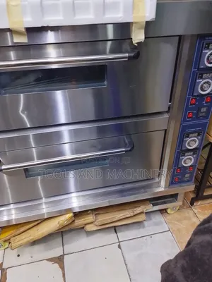 Quality Two Deck Electric Oven / Four Trays