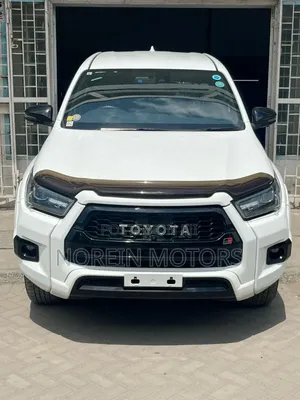 Toyota Hilux 2022 Off-White