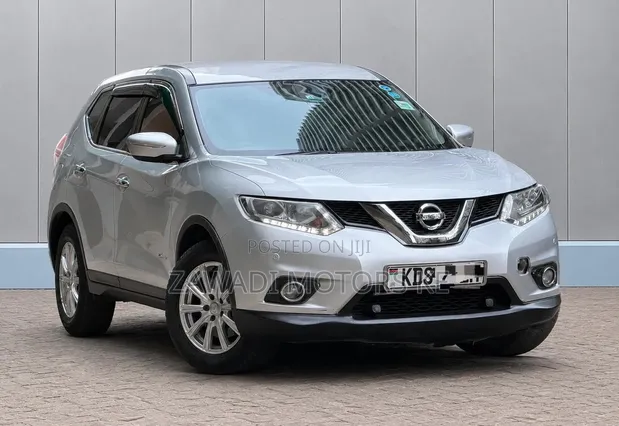 Nissan X-Trail 2016 Silver - 1
