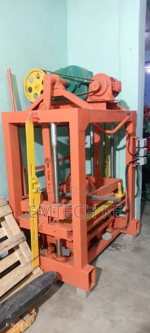 QTJ4-40 Concrete Block Maker Machine - 1