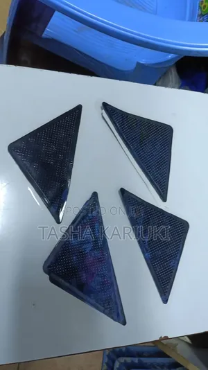 Rug Grippers - Non-Slip Carpet Corners (4pcs)