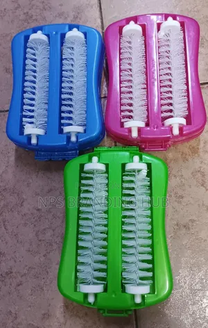 2-Line Carpet Cleaning Brush