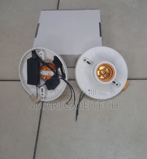 Hidden Bulb Camera - Wireless WiFi Surveillance - 1