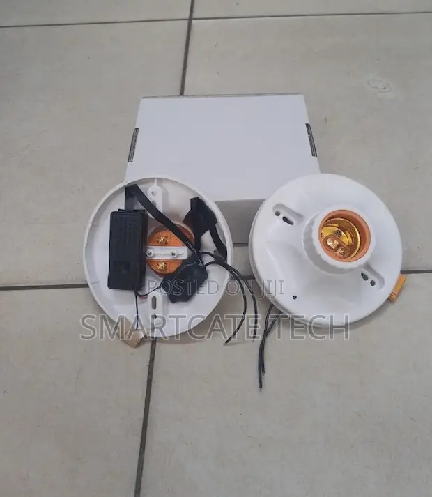 Spy Camera in Light Bulb Holder Base 1080p HD Wireless - 1