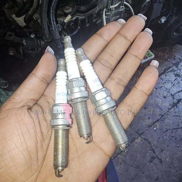 Suzuki Alto Spark Plugs (Used, Ex-Japan) - 1