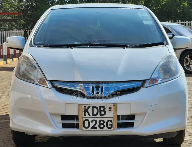 Honda Fit 2013 Hybrid - 1