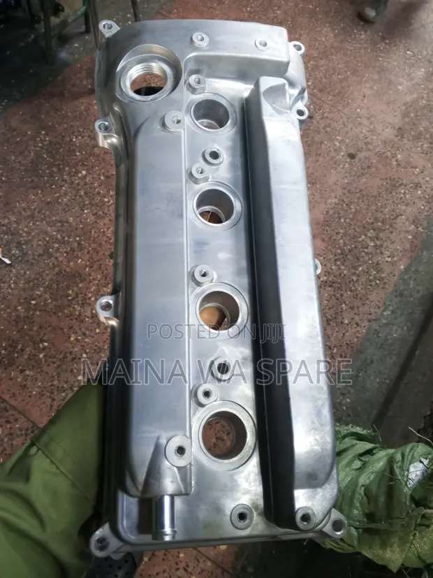 Toyota Harrier/Vanguard/Alphard 2AZ Engine Top Cover - 1