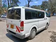 Toyota HiAce 2014 - Nyeupe - 2