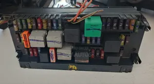 Mercedes-Benz W212 E350 Front SAM Module Relay Fuse Box