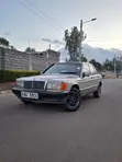 Mercedes-Benz E200 1996 Silver - 1