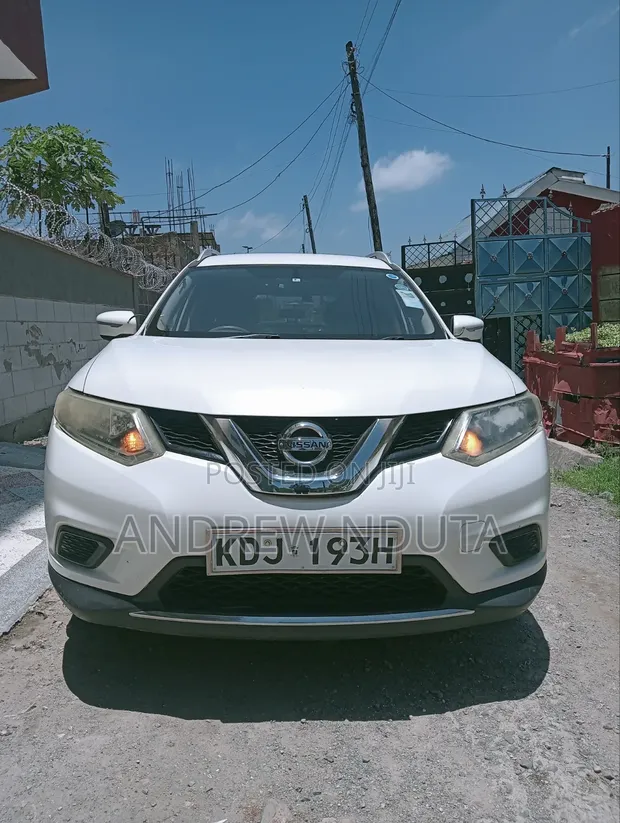 Nissan X-Trail 2.0 Petrol FWD 2015 White - 1
