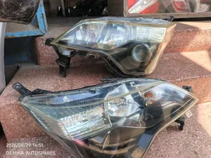 Toyota Spade Headlights (Non-Xenon) - Used