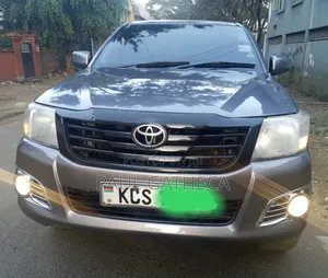 Toyota Hilux Double Cab 2013