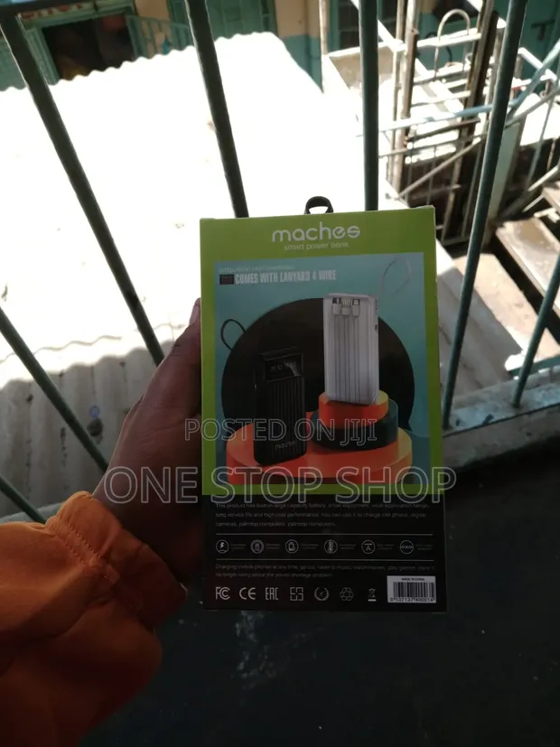 Machee Powerbank 20000mAh with LCD Screen - 1