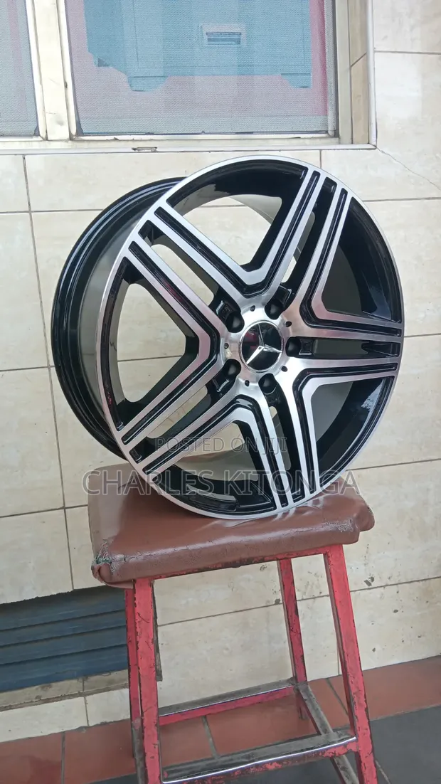 Mercedes-Benz 18" Rims - 1