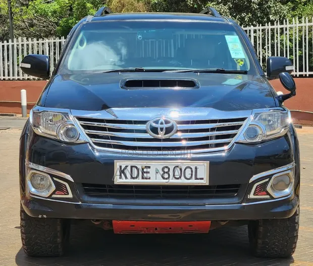 Toyota Fortuner 3.0 D AWD 2014 Black - 1