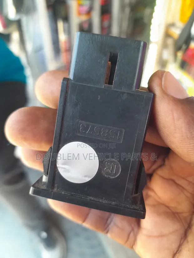 On/Off 12V Push Button Fog Lamp Switch - 1