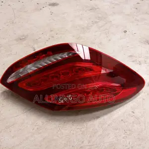 Mercedes-Benz W205 C-Class Taillights (Zilizotumika)