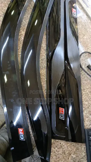 Toyota Land Cruiser Prado 150 GR Black Glossy Wind Visors