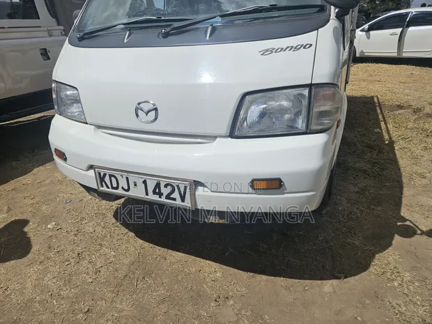 Mazda Bongo Pickup 2016 Nyeupe - 1