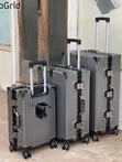 Luxurious Managerial Aluminum Spinner Suitcase - 1