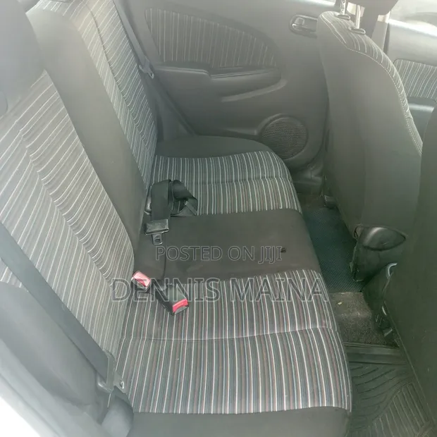 Mazda Demio 2011 White - 1