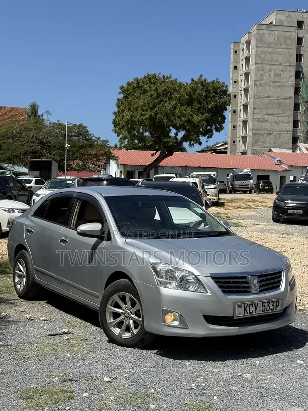 Toyota Premio 2013 Silver - 1
